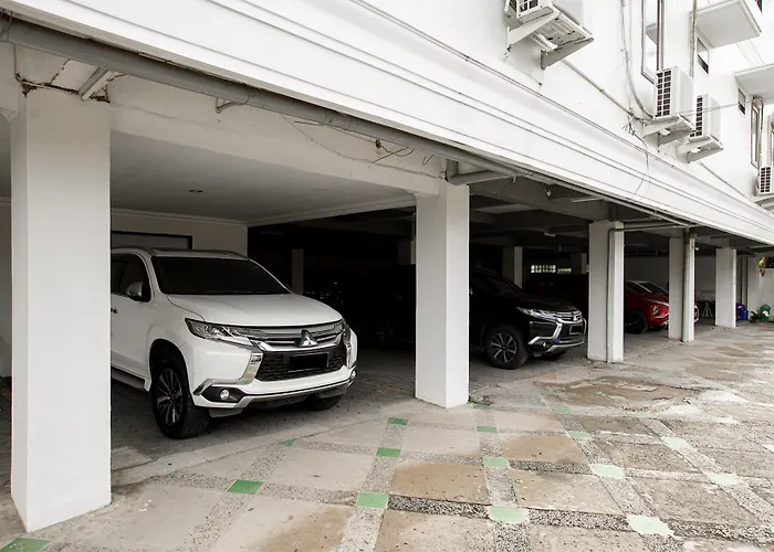 RedDoorz near Palembang Trade Center 3 Hotel